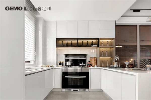 輕奢定制家具和成品家具，哪個(gè)更適合你？