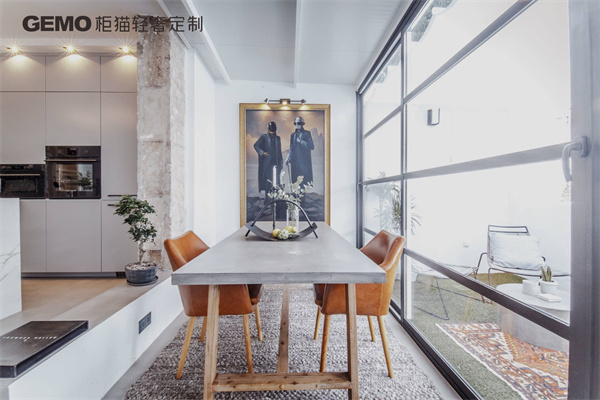 柜貓輕奢定制加盟，會為經(jīng)銷商提供哪些服務(wù)？