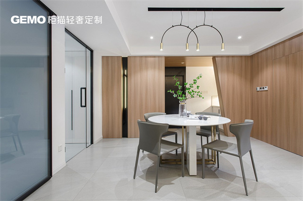 成品家具店轉(zhuǎn)行做輕奢定做家具怎么樣？適合嗎？