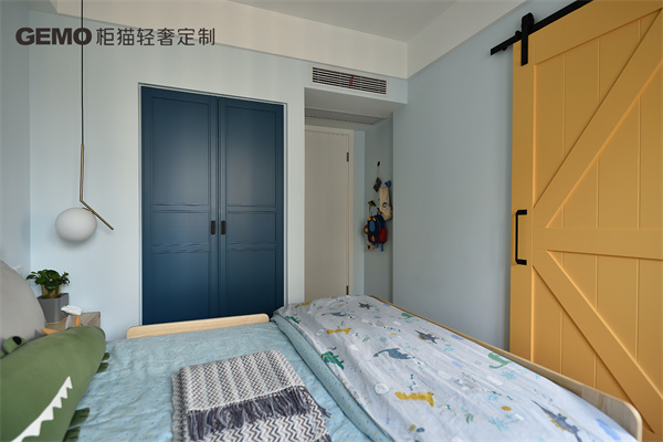 定制衣柜到頂設(shè)計(jì)到底好不好？